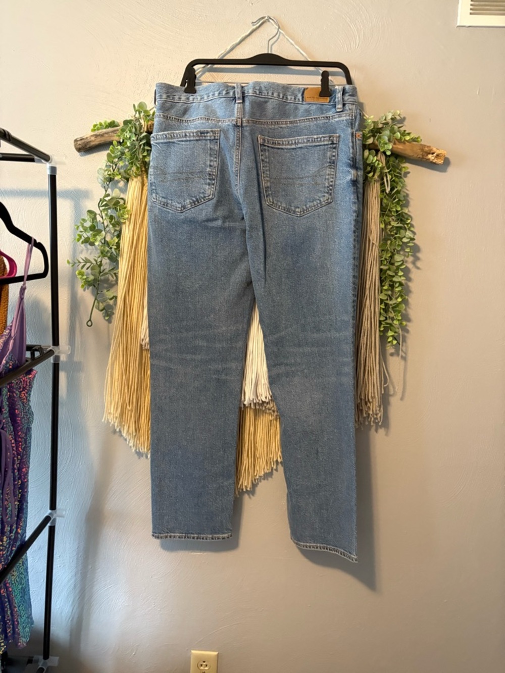 American Eagle Outfitters High-Rise Straight Leg Jeans - Picture 2 of 3